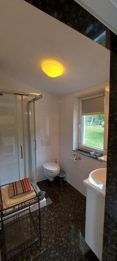 Apartman Nevia Lka Opric Екстер'єр фото