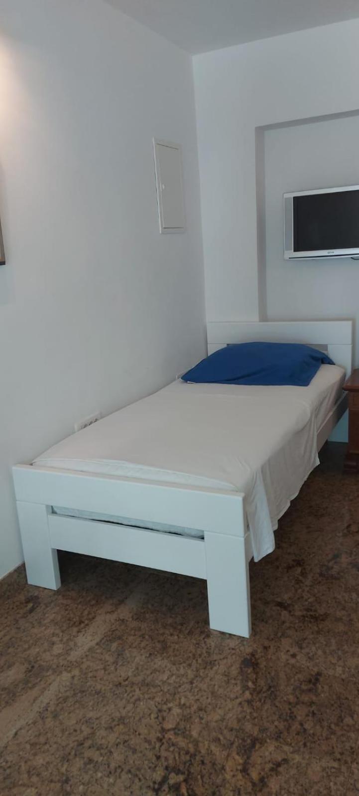 Apartman Nevia Lka Opric Екстер'єр фото